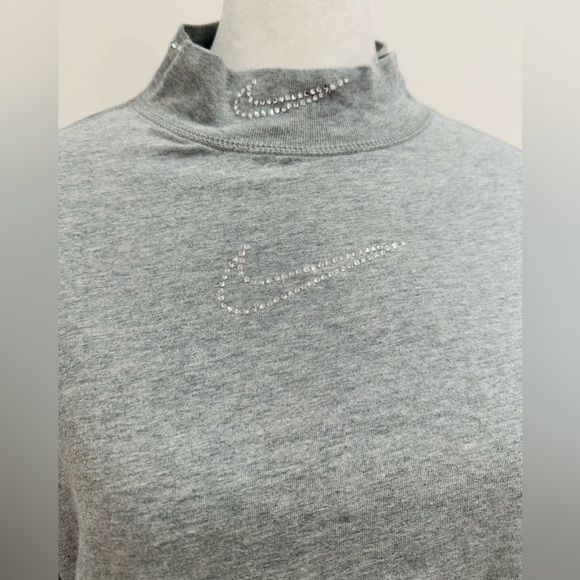 Nike Jewel Cropped Top For‎ Women Long Sleeve Grey Size L - Picture 2 of 10